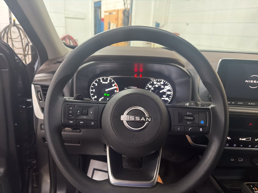 Used 2023 Gray Nissan SV image 17