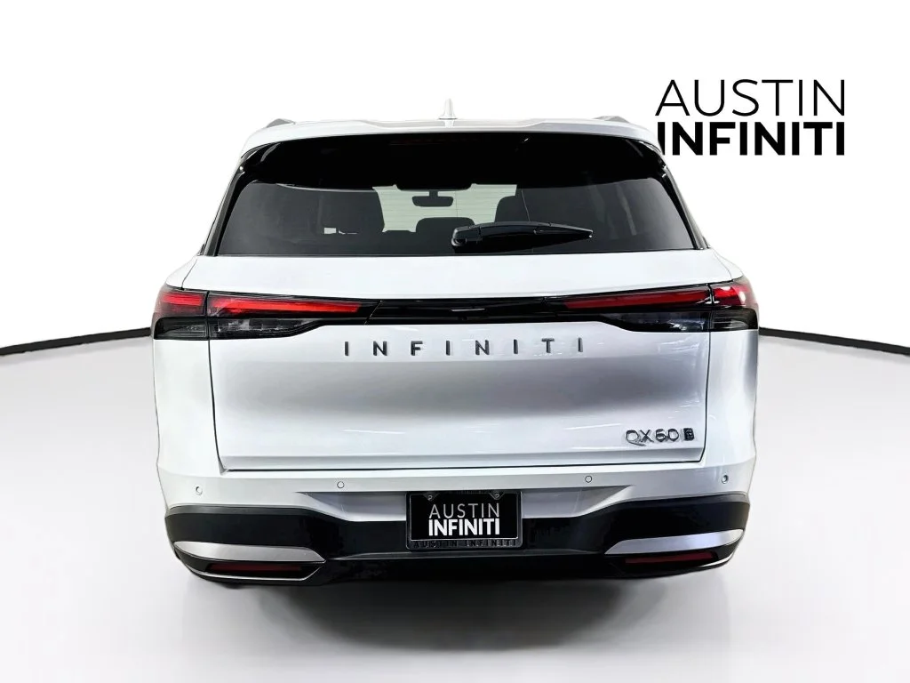 Certified Used 2027 White INFINITI LUXE image 9
