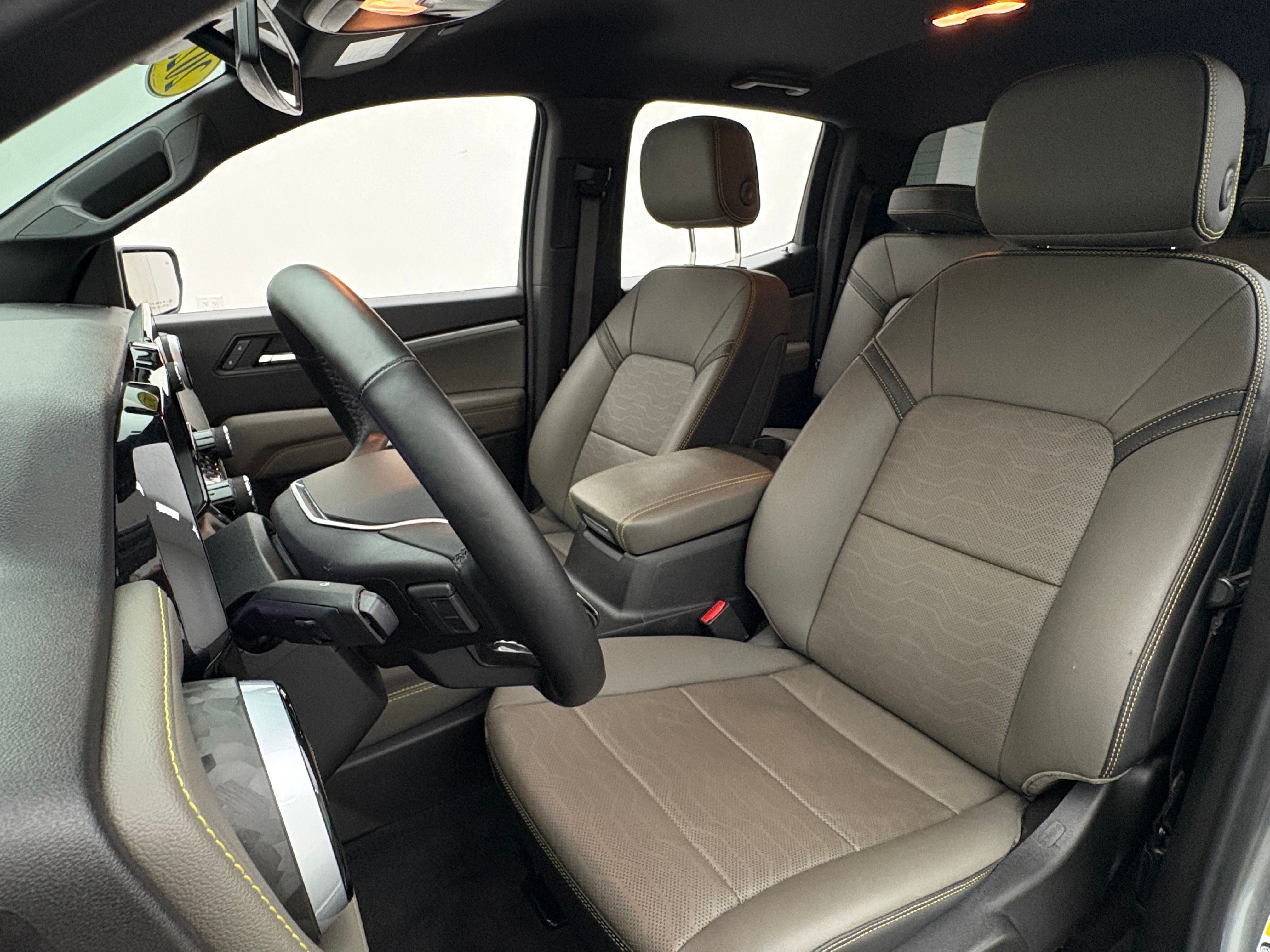 Used 2025 Sterling Gray Metallic Chevrolet ZR2 image 17
