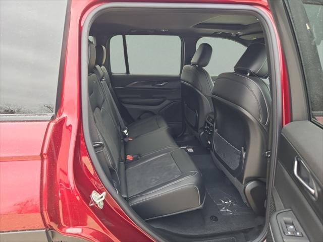 New 2025 Velvet Red Pearl-Coat Exterior Paint Jeep Altitude X image 35