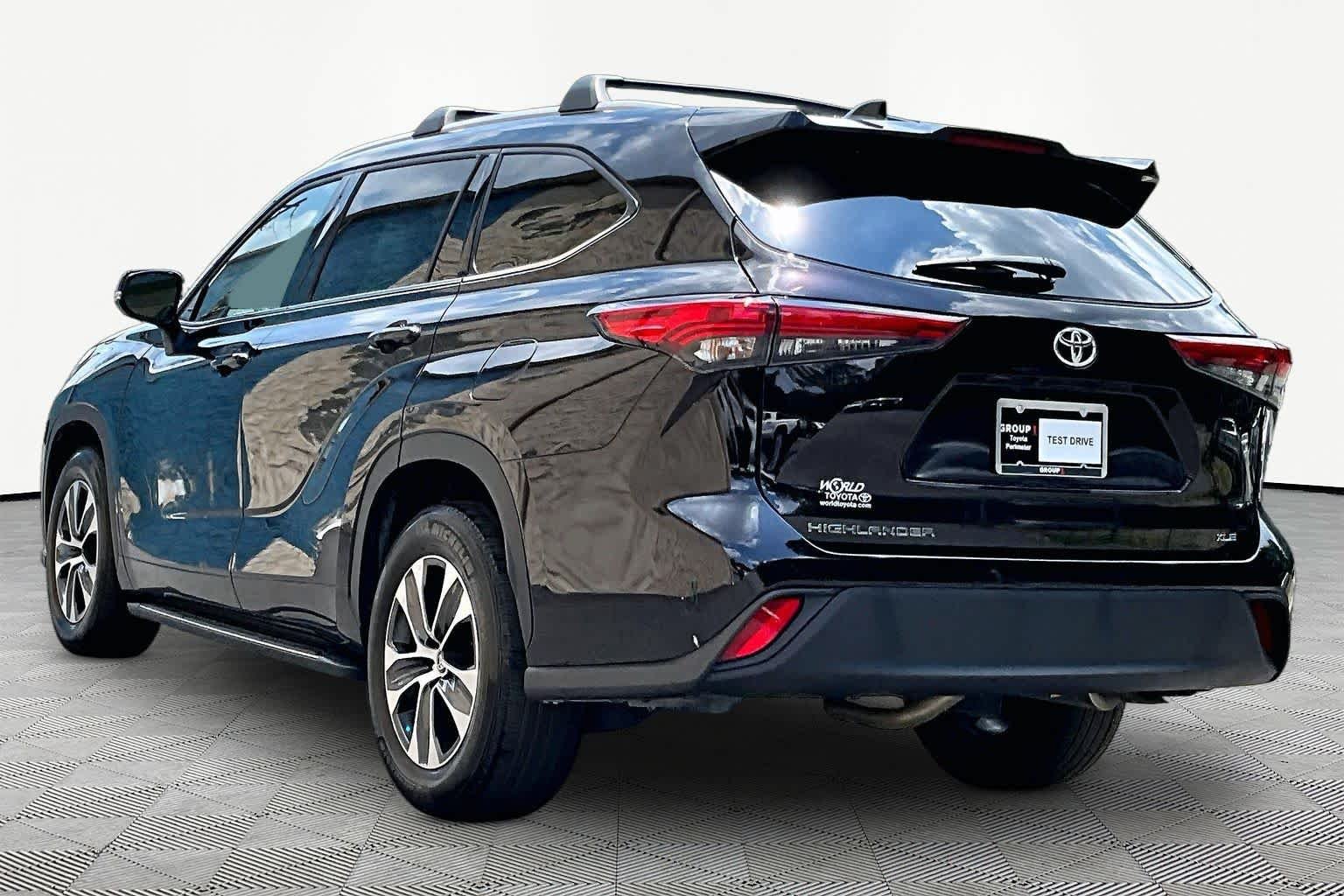 Used 2022 Opulent Amber Toyota XLE image 12
