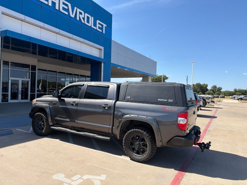 Used 2016 Gray Toyota SR5 image 4