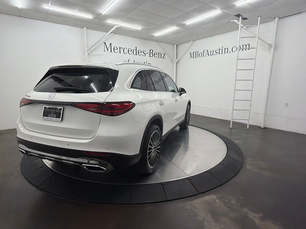 New 2027 Polar White Mercedes-Benz GLC 300 image 7