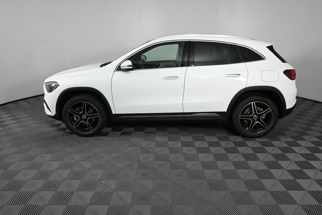 New 2026 Polar White Mercedes-Benz GLA 250 image 3