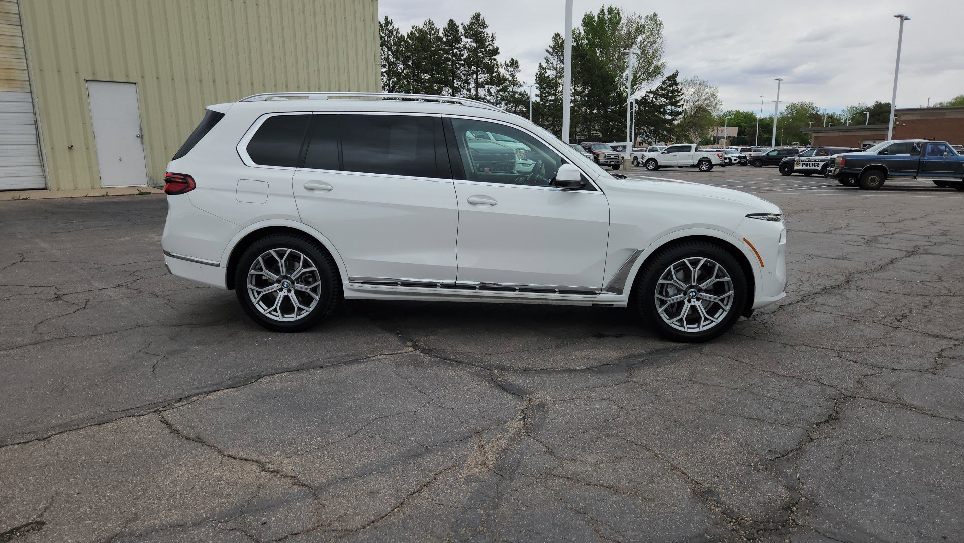 Used 2025 Alpine White BMW xDrive40i image 19
