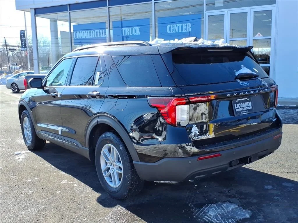 New 2026 Agate Black Metallic Ford Active image 4