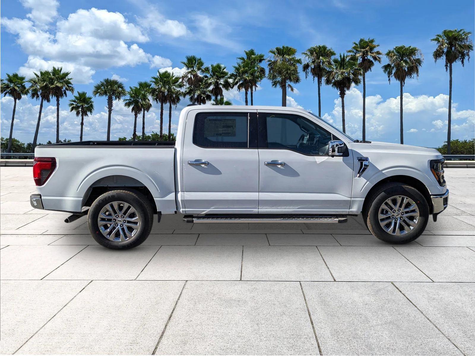 New 2026 Oxford White Ford XLT image 9