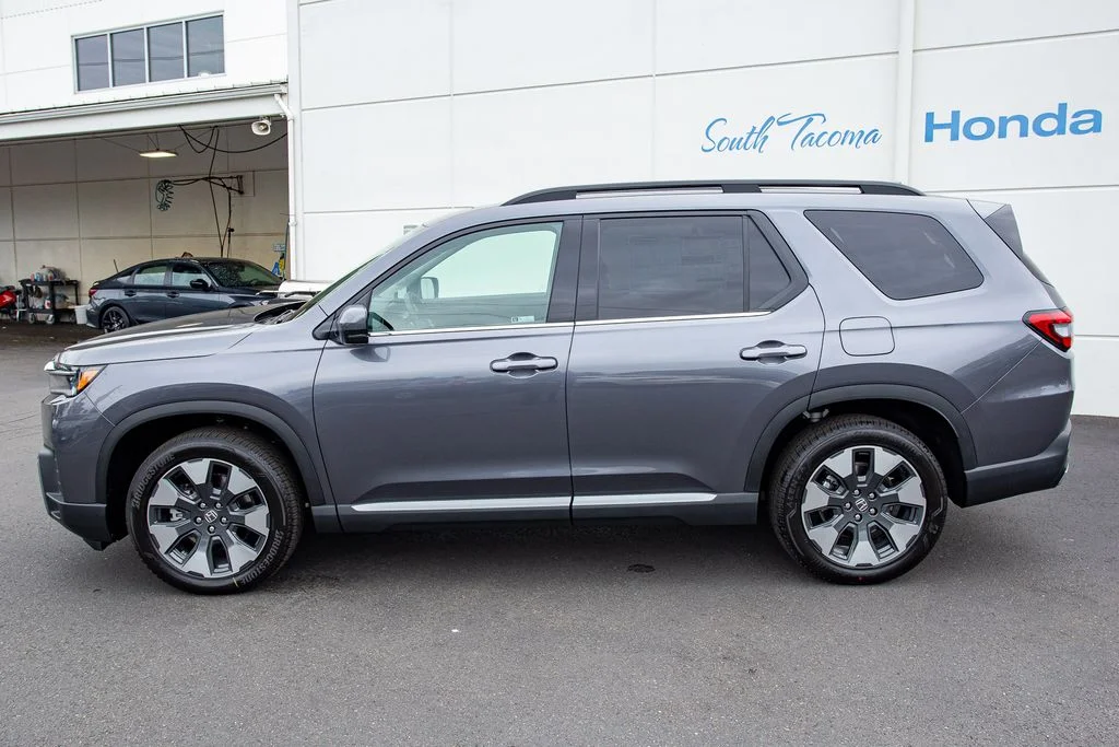 New 2026 Modern Steel Metallic Honda Touring image 9