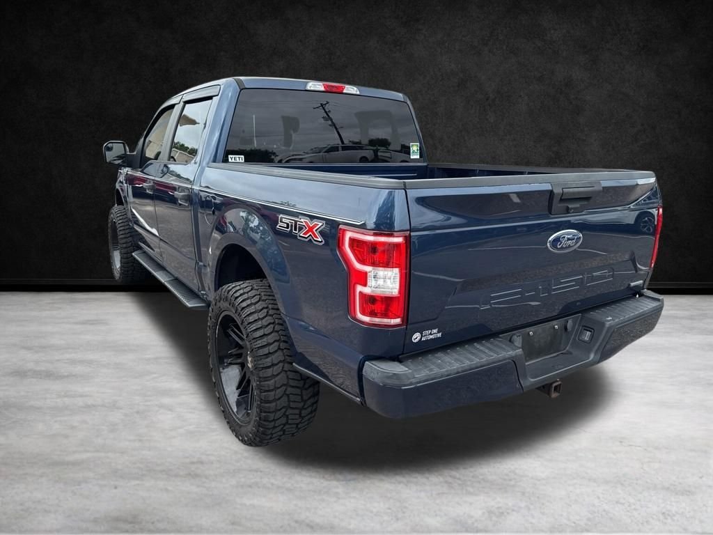 Used 2018 Blue Ford XL image 8