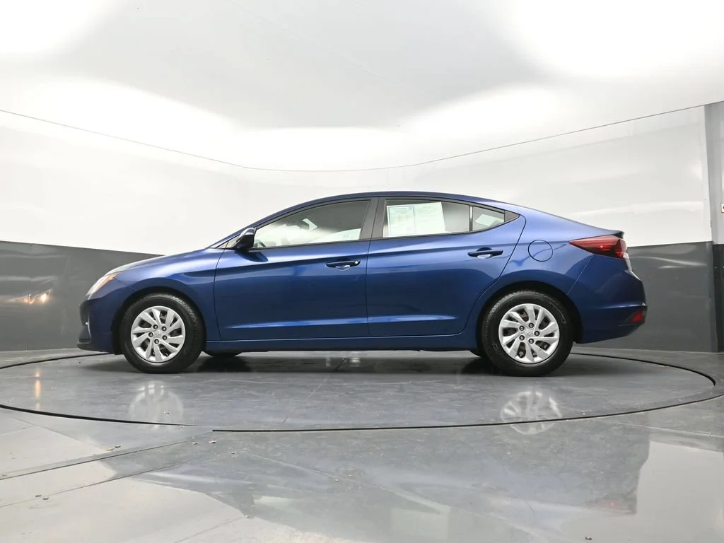 Used 2020 Blue Hyundai SE image 26