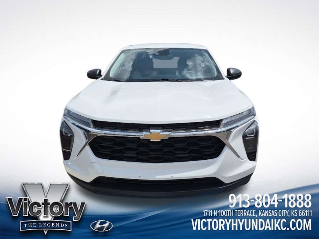 Used 2025 Chevrolet Trax LS with VIN KL77LFEP5SC159013 for sale in Kansas City