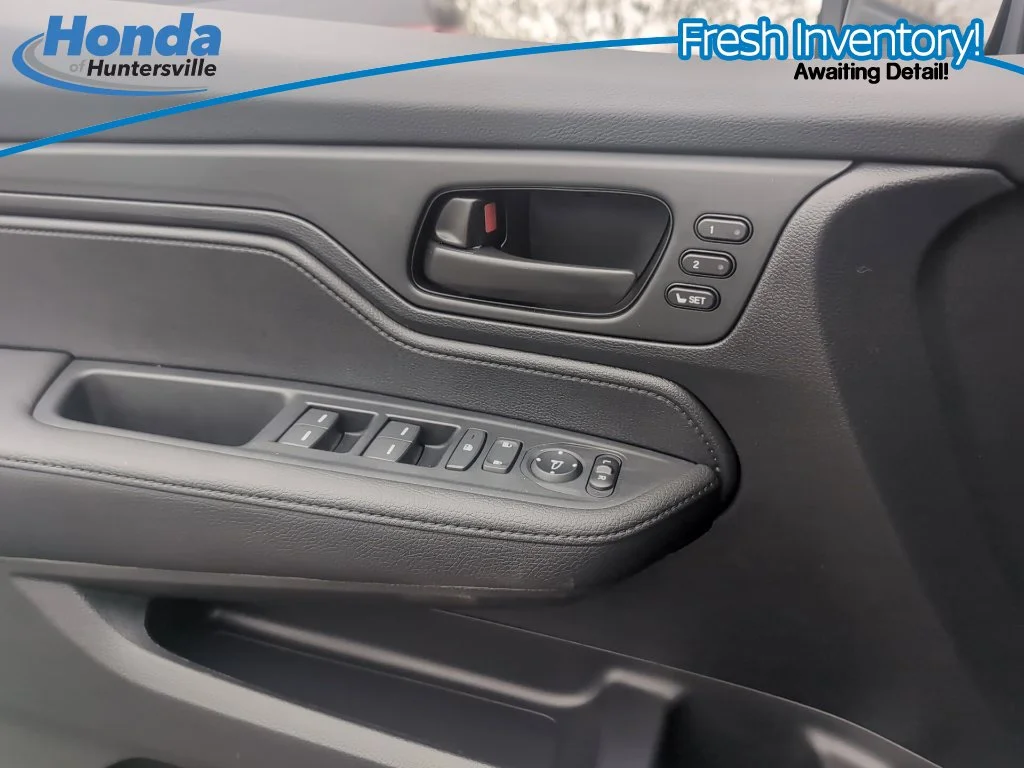 Certified Used 2026 Platinum White Pearl Honda EX-L image 28