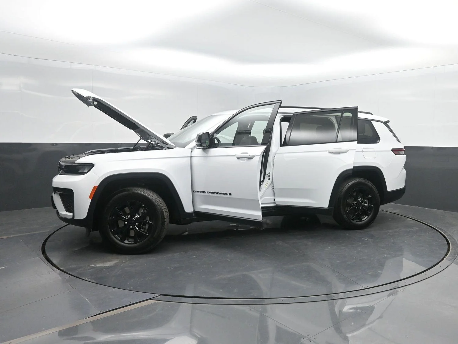 New 2026 Bright White Clear-Coat Exterior Paint Jeep Laredo Altitude image 47