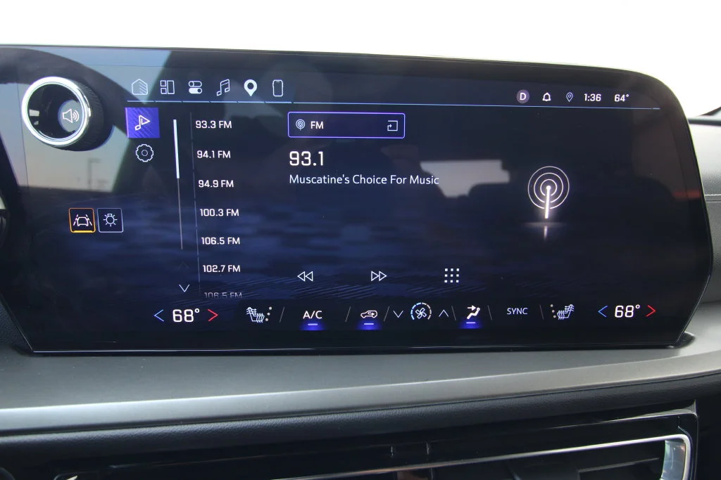 Used 2025 Gray Chevrolet LT image 33