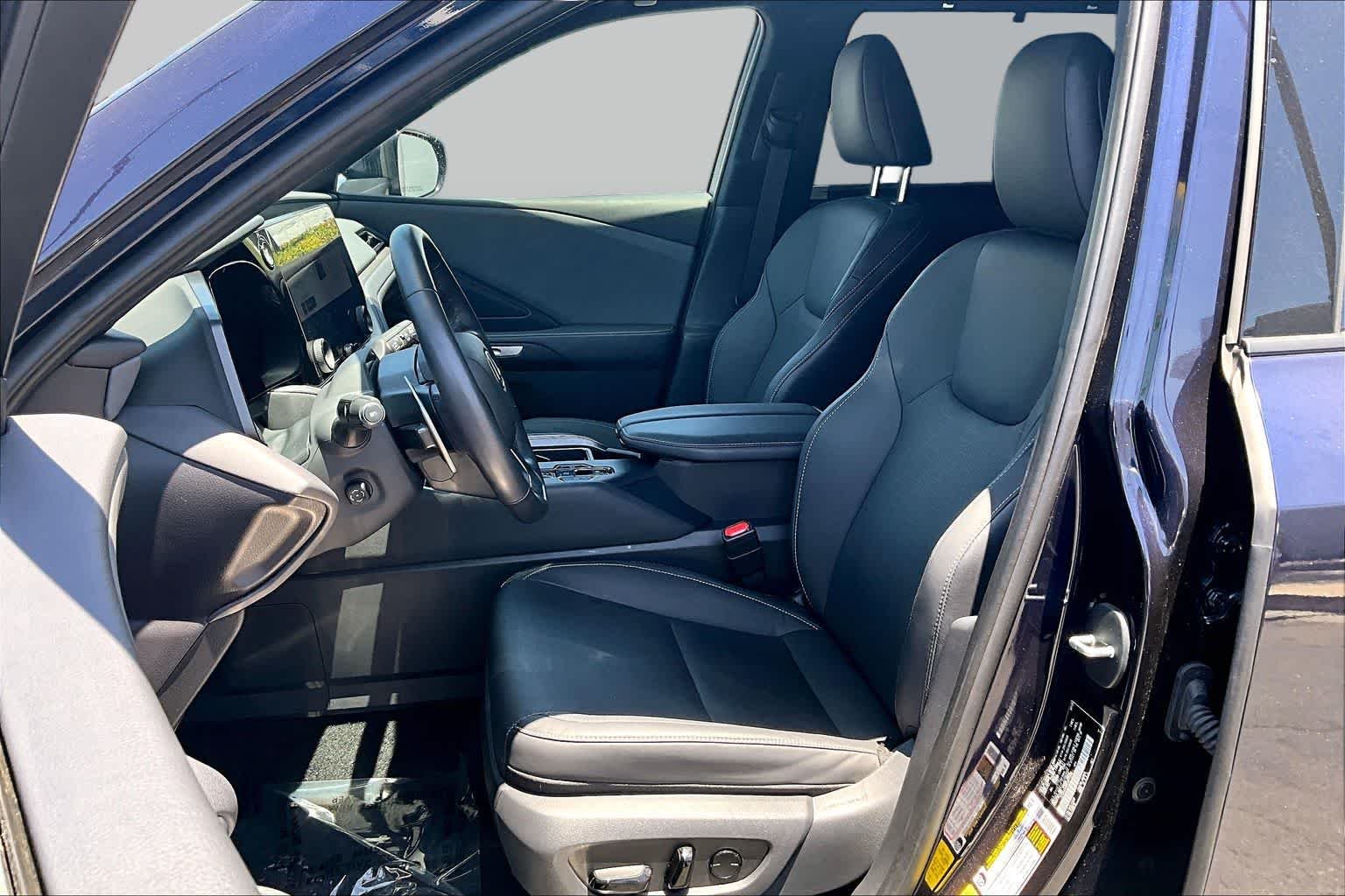 Used 2025 Nightfall Mica Lexus Premium image 8
