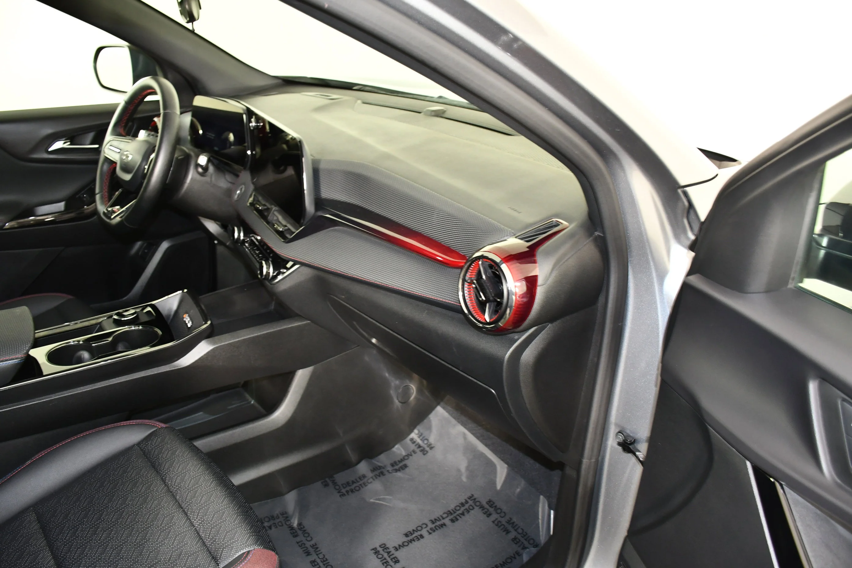 Used 2025 Sterling Gray Metallic Chevrolet AWD RS image 41
