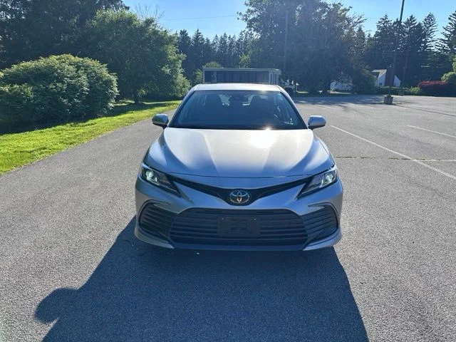 Used 2022 Silver Toyota LE image 8