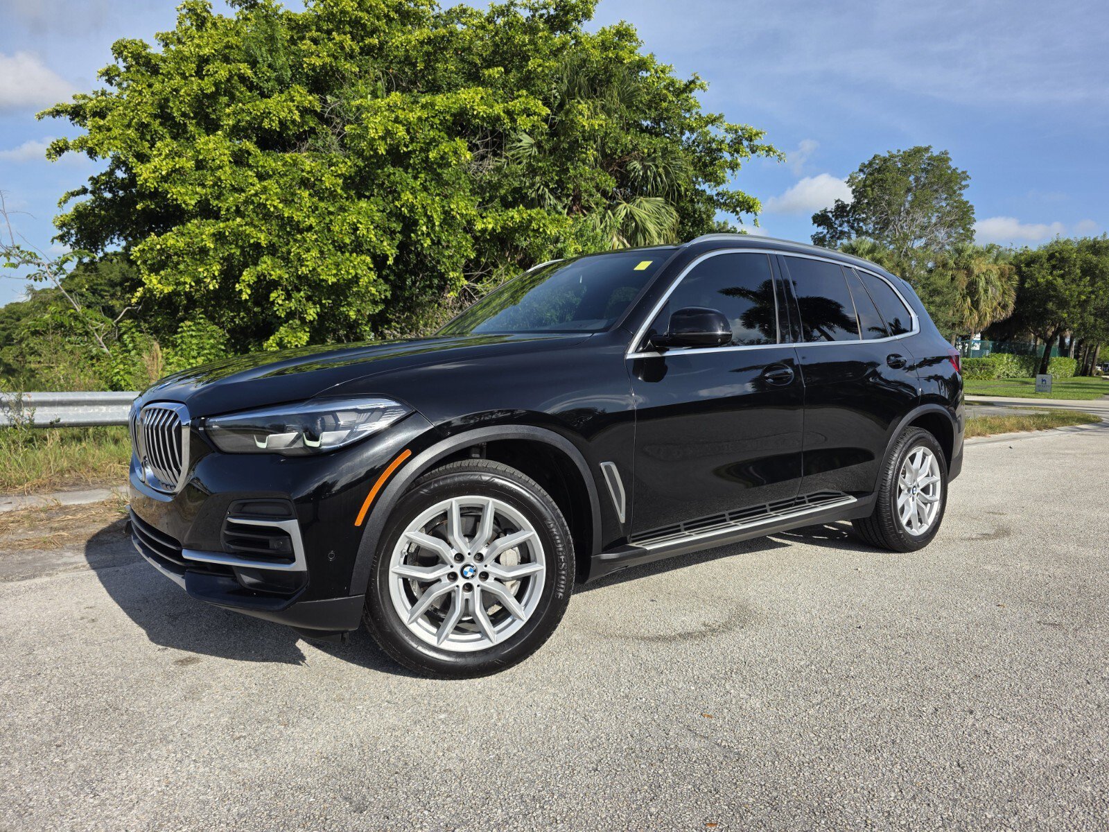 Used 2023 Jet Black BMW xDrive40i image 1