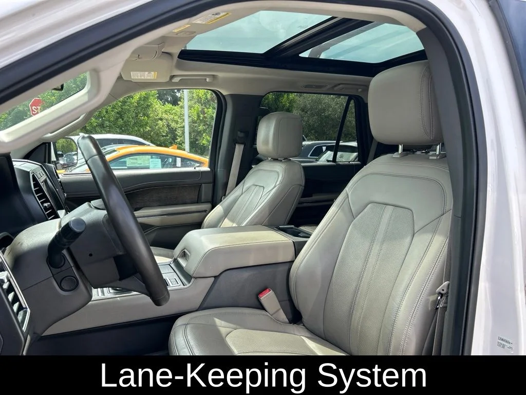 Used 2019 White Platinum Clearcoat Metallic Ford Limited image 19