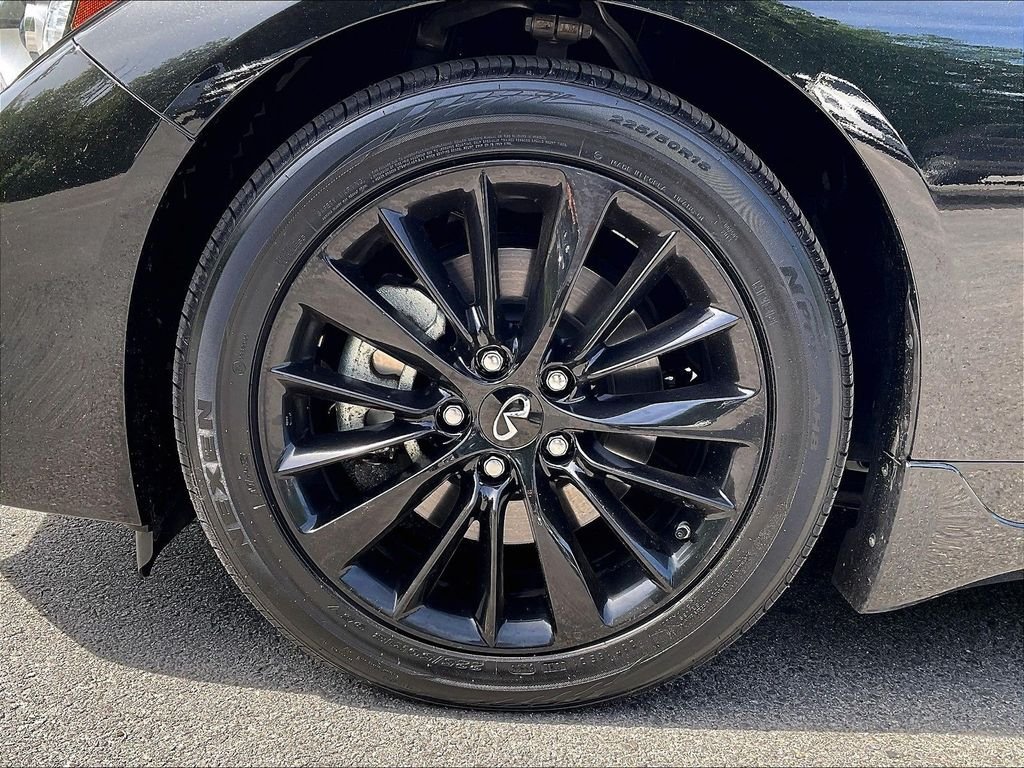 Used 2023 Black INFINITI LUXE image 22