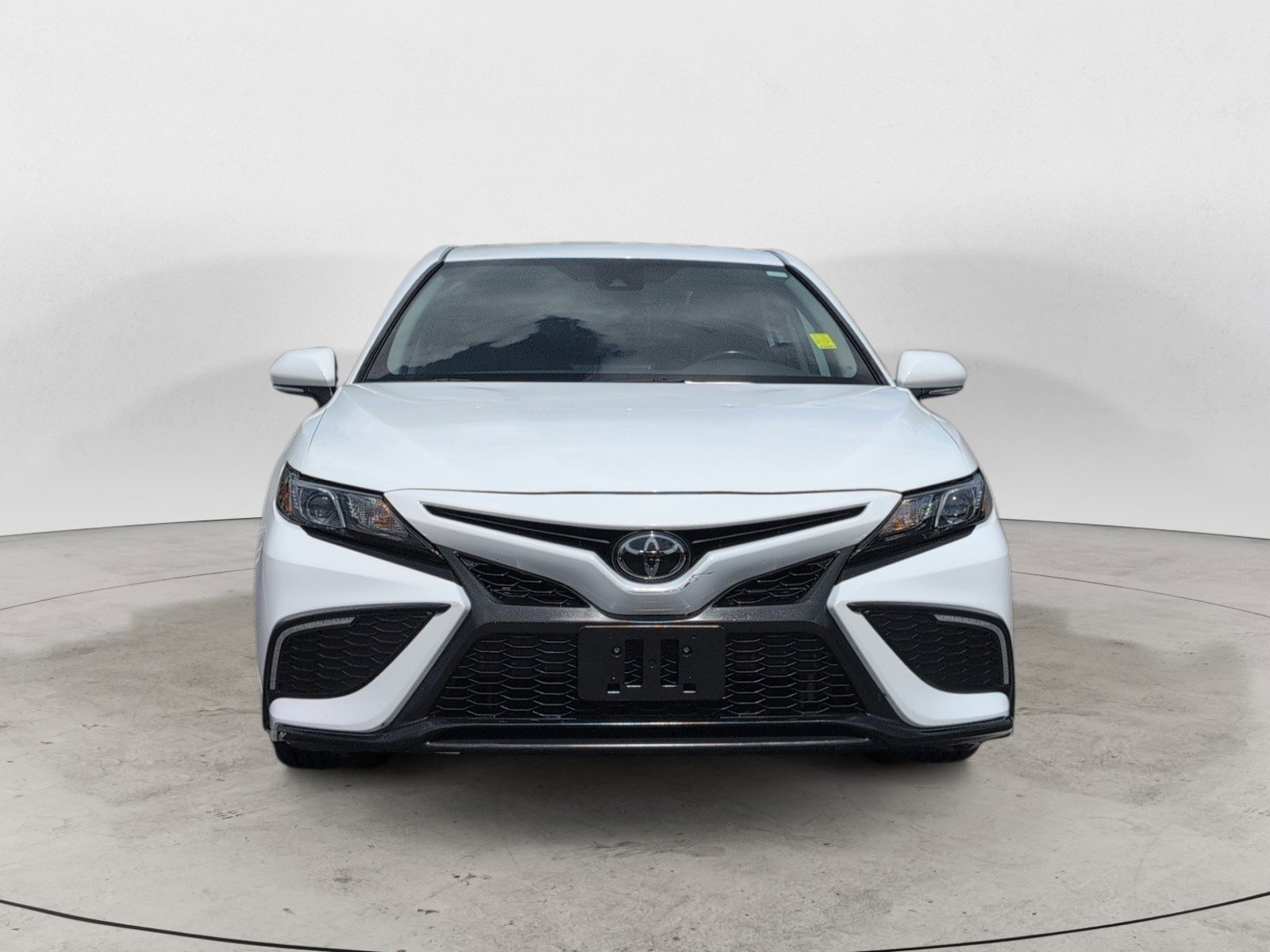 Used 2024 Ice Toyota SE image 7