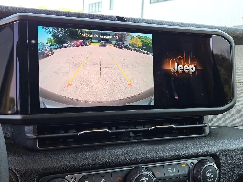 Used 2026 Green Jeep Sport S image 21