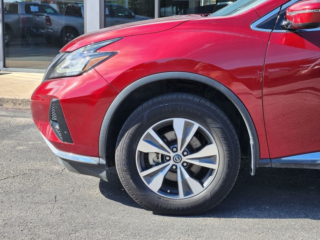 Used 2021 Red Nissan SV image 9