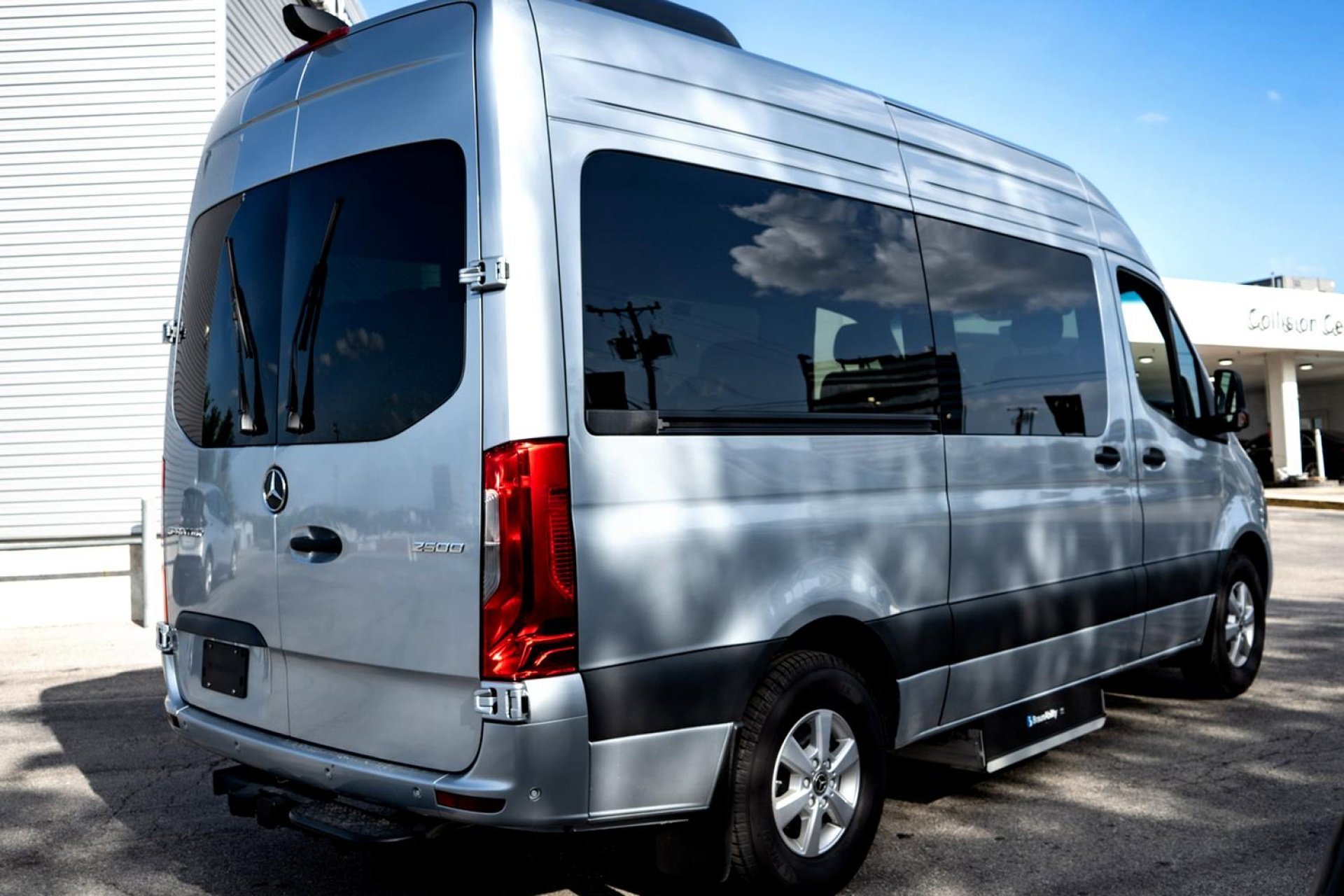 New 2025 high-tech silver metallic Mercedes-Benz Passenger 144 WB image 38