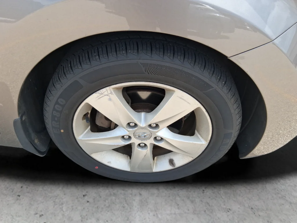 Used 2012 Brown Hyundai GLS image 9