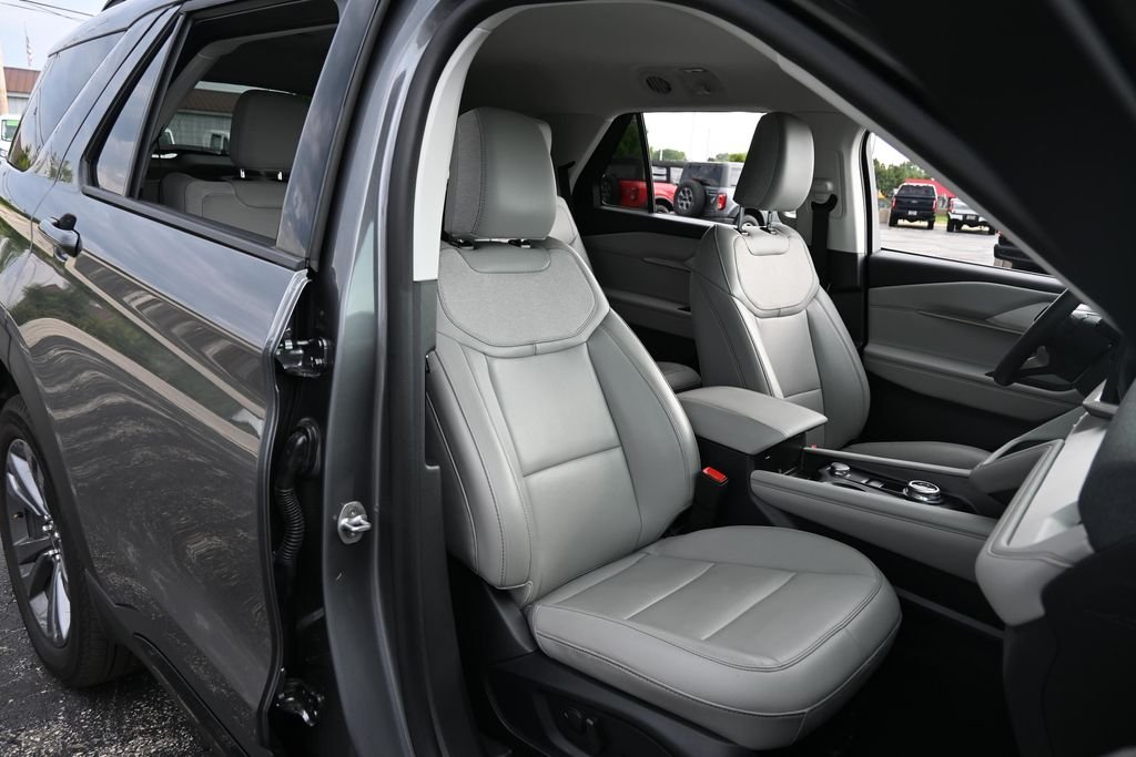 Used 2026 Gray Metallic Ford Active image 25
