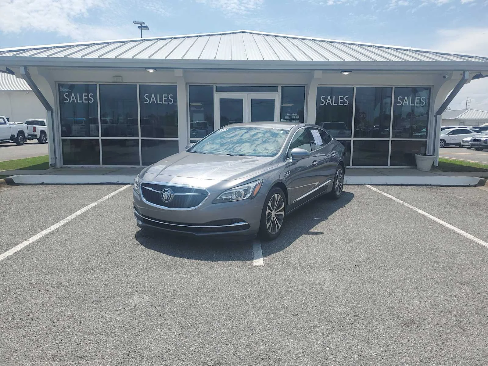 Used 2018 SATIN STEEL METALLIC Buick Essence image 1