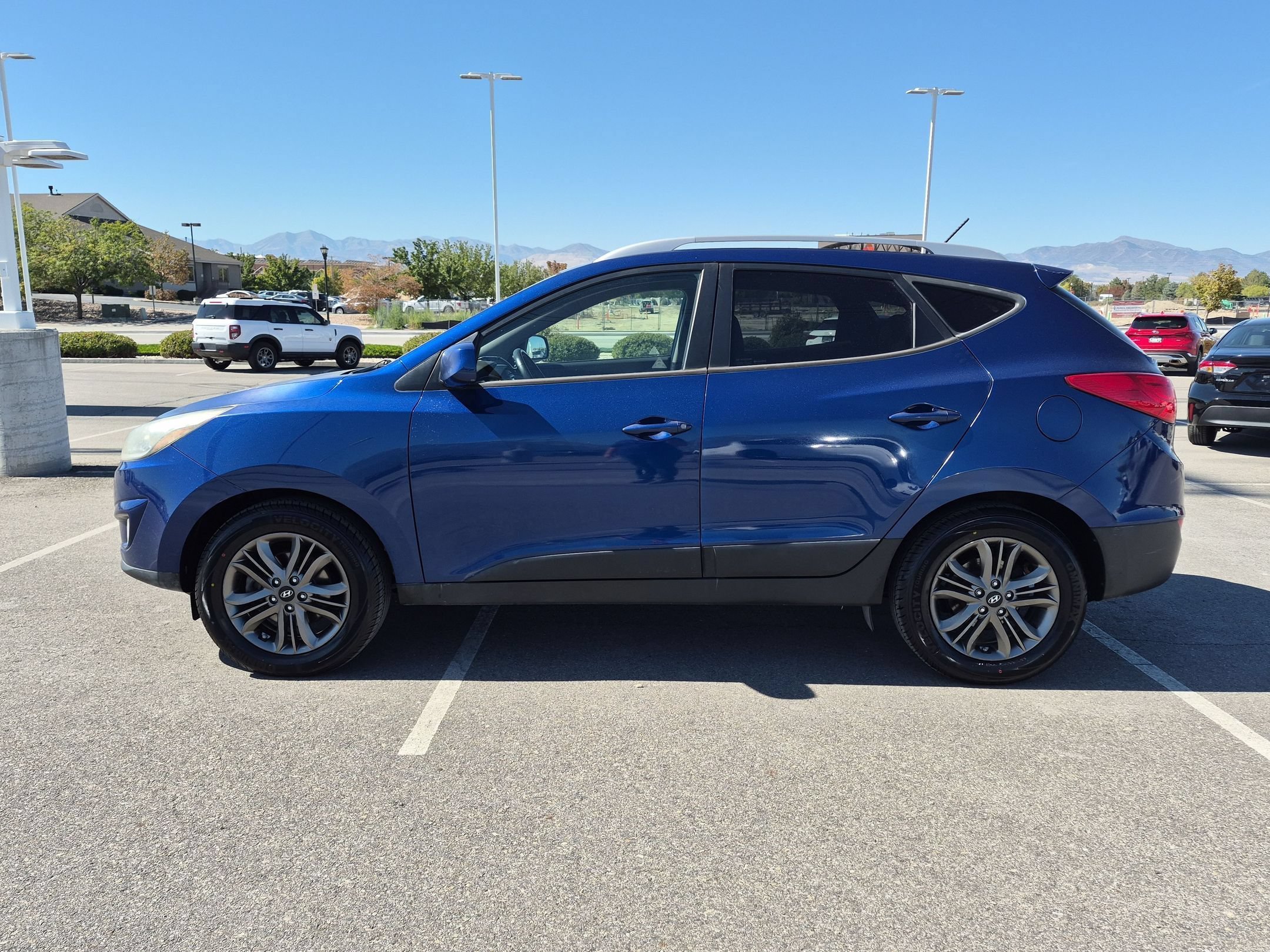 Used 2014 Laguna Blue Metallic Hyundai SE image 7