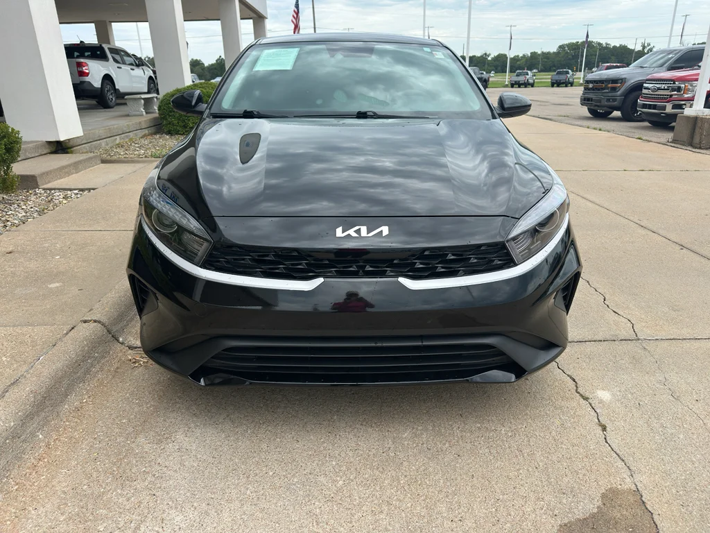 Used 2024 Aurora Black Kia LX image 30