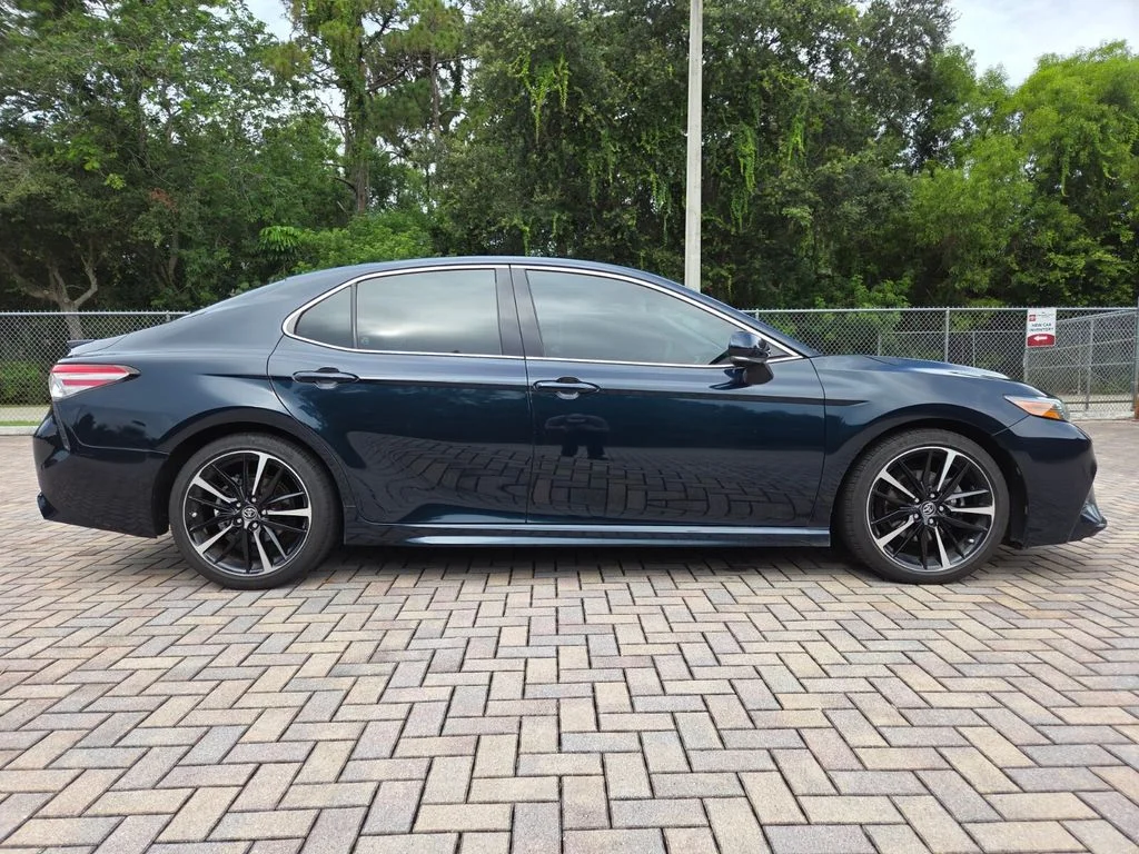 Used 2019 Blue Toyota XSE V6 image 12