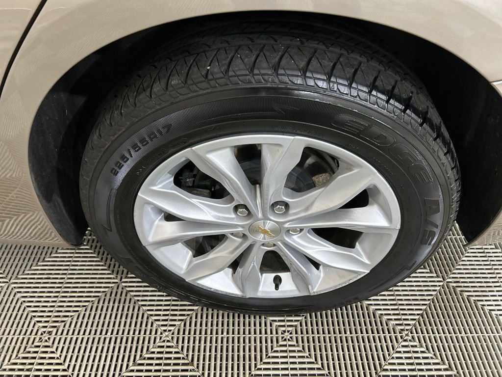 Used 2025 Gray Chevrolet LT image 10