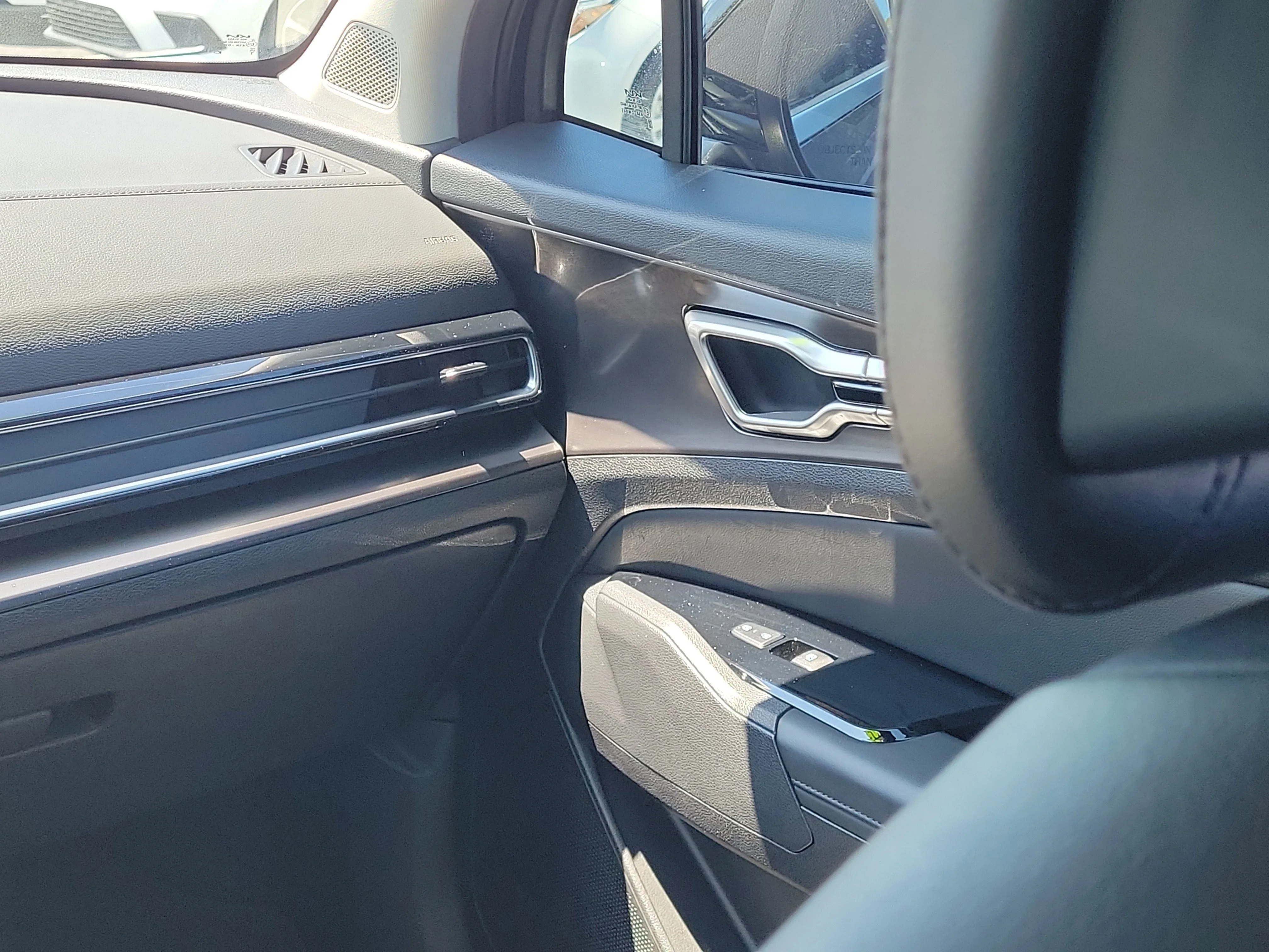 Used 2025 Ebony Black Kia EX image 4
