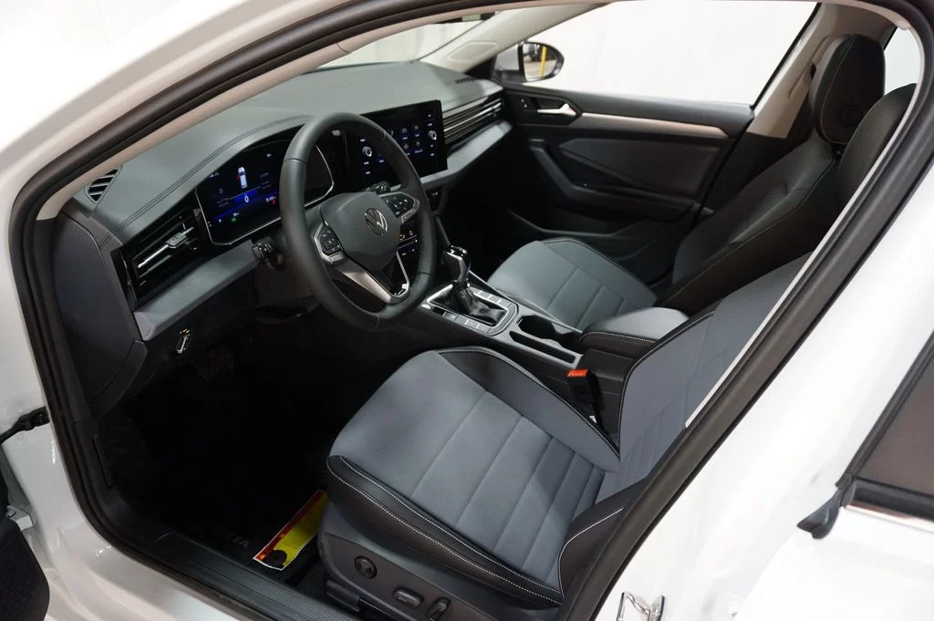 New 2026 White Volkswagen 1.5T SE image 9