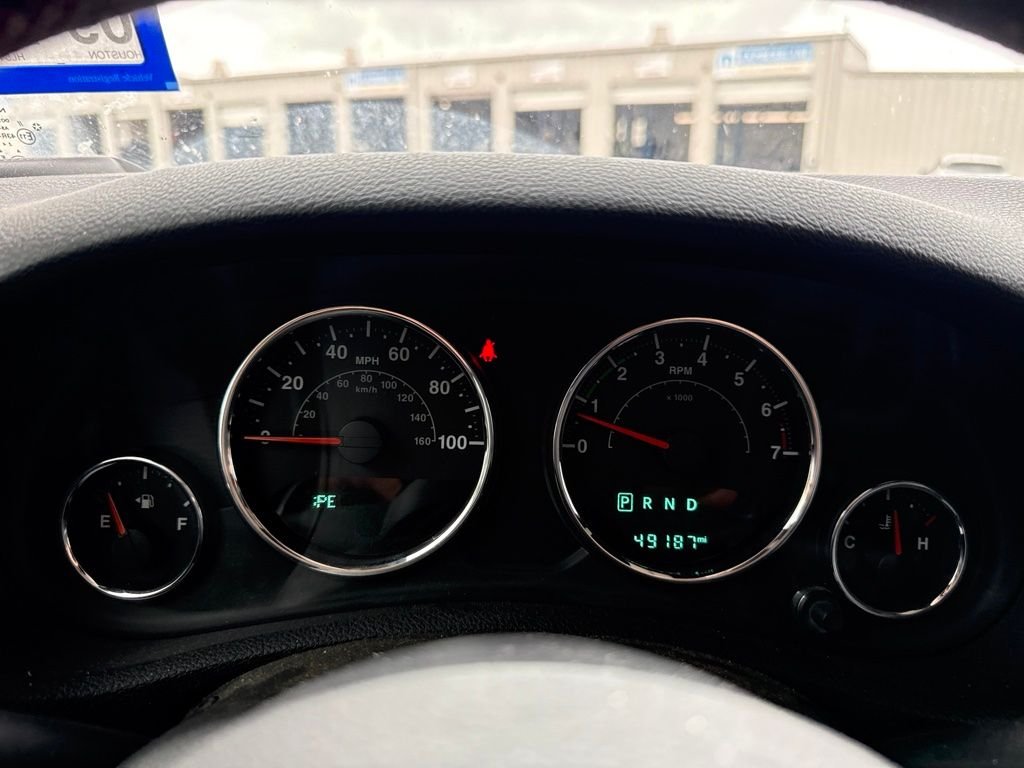 Used 2017 Silver Jeep Unlimited Sport image 27