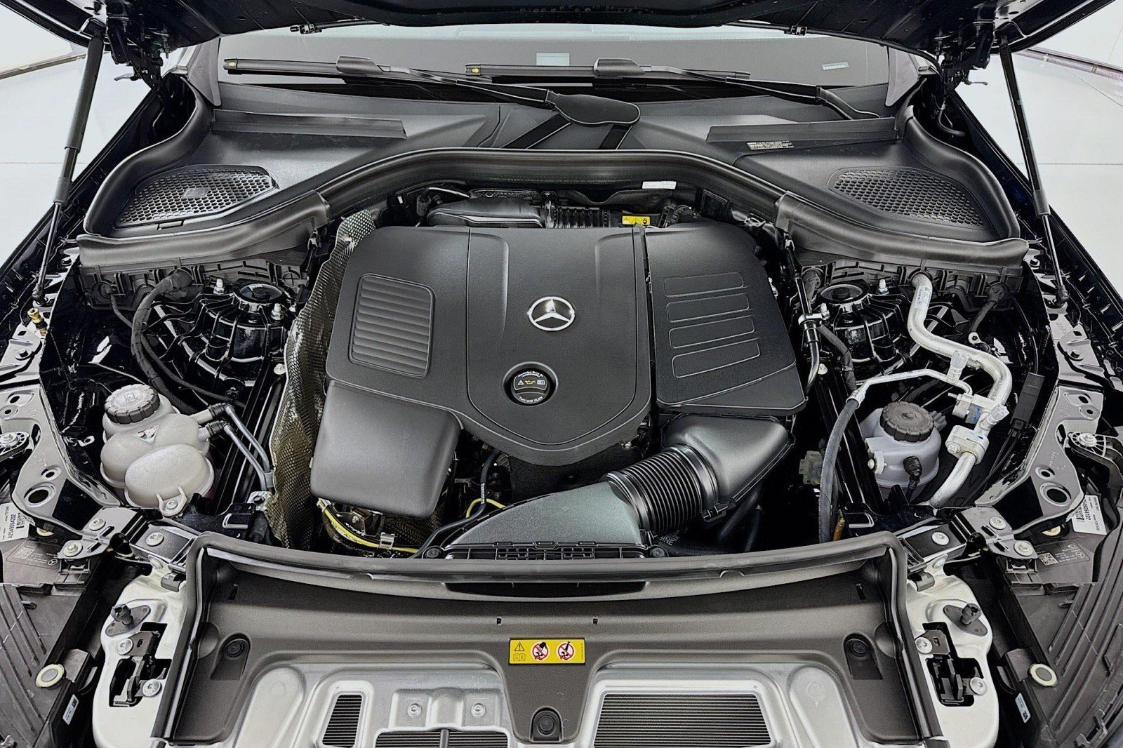 New 2026 Black Mercedes-Benz GLC 300 SUV image 6