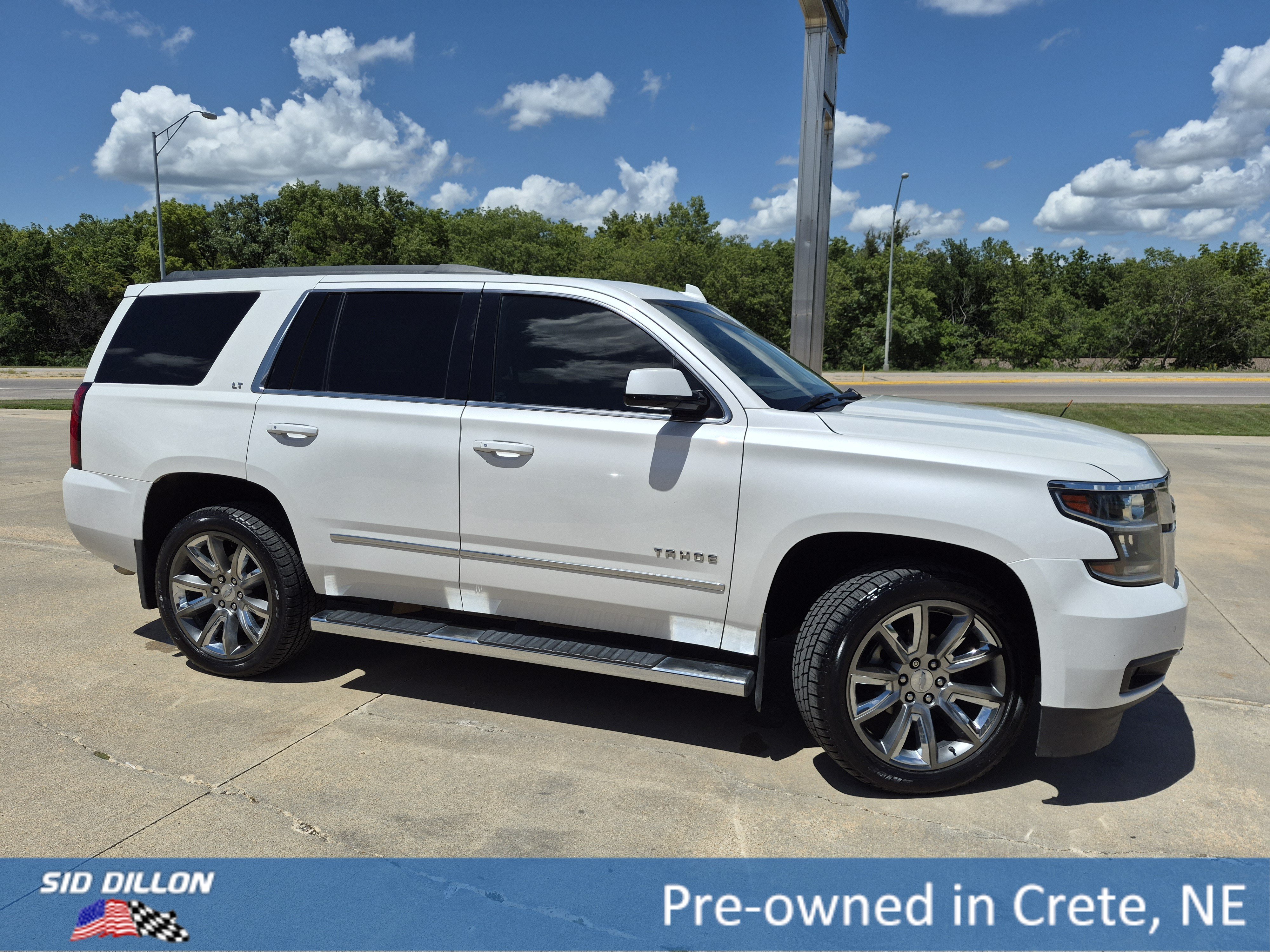 Used 2019 Iridescent Pearl Tricoat Chevrolet LT image 18