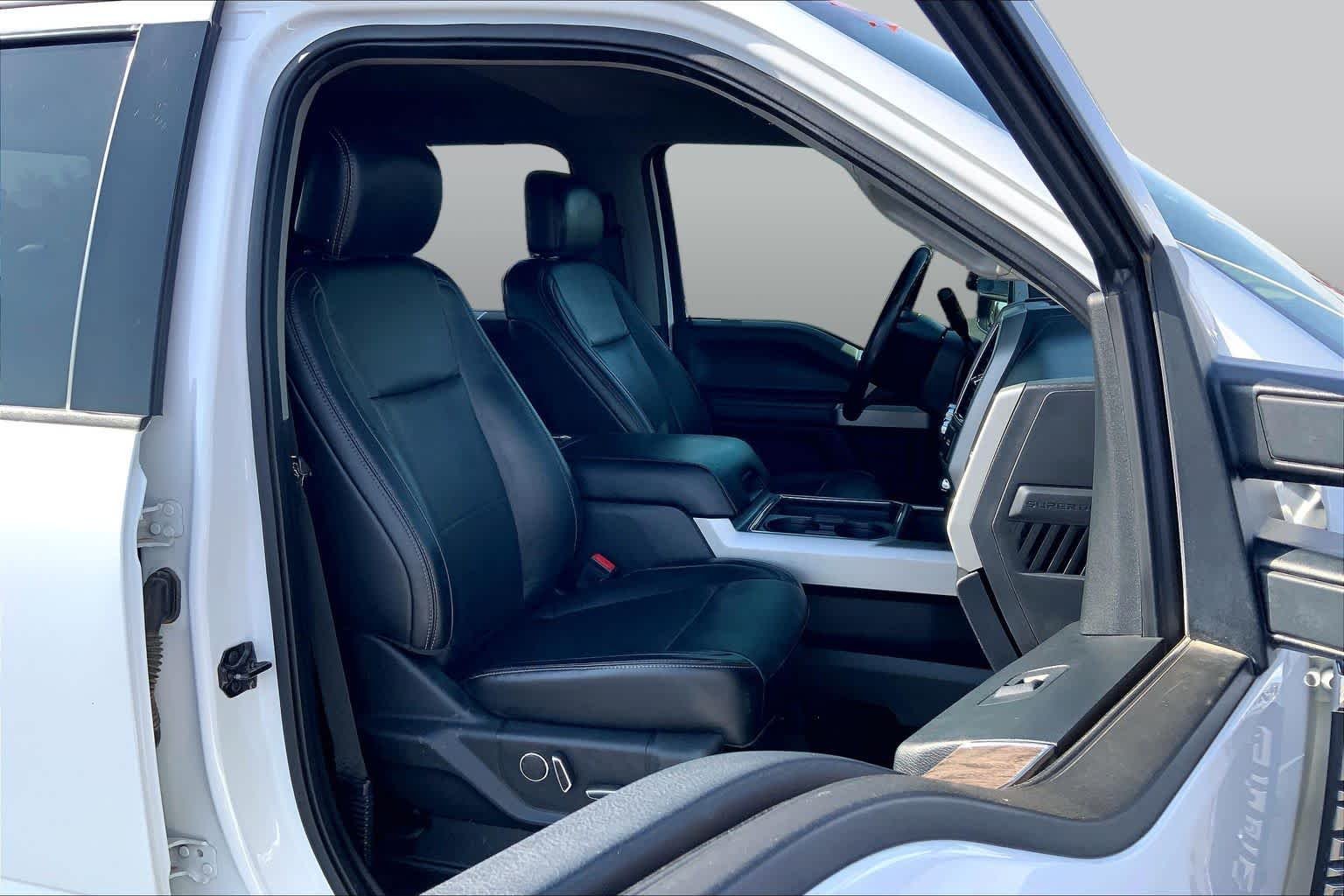 Used 2019 Oxford White Ford LARIAT image 9