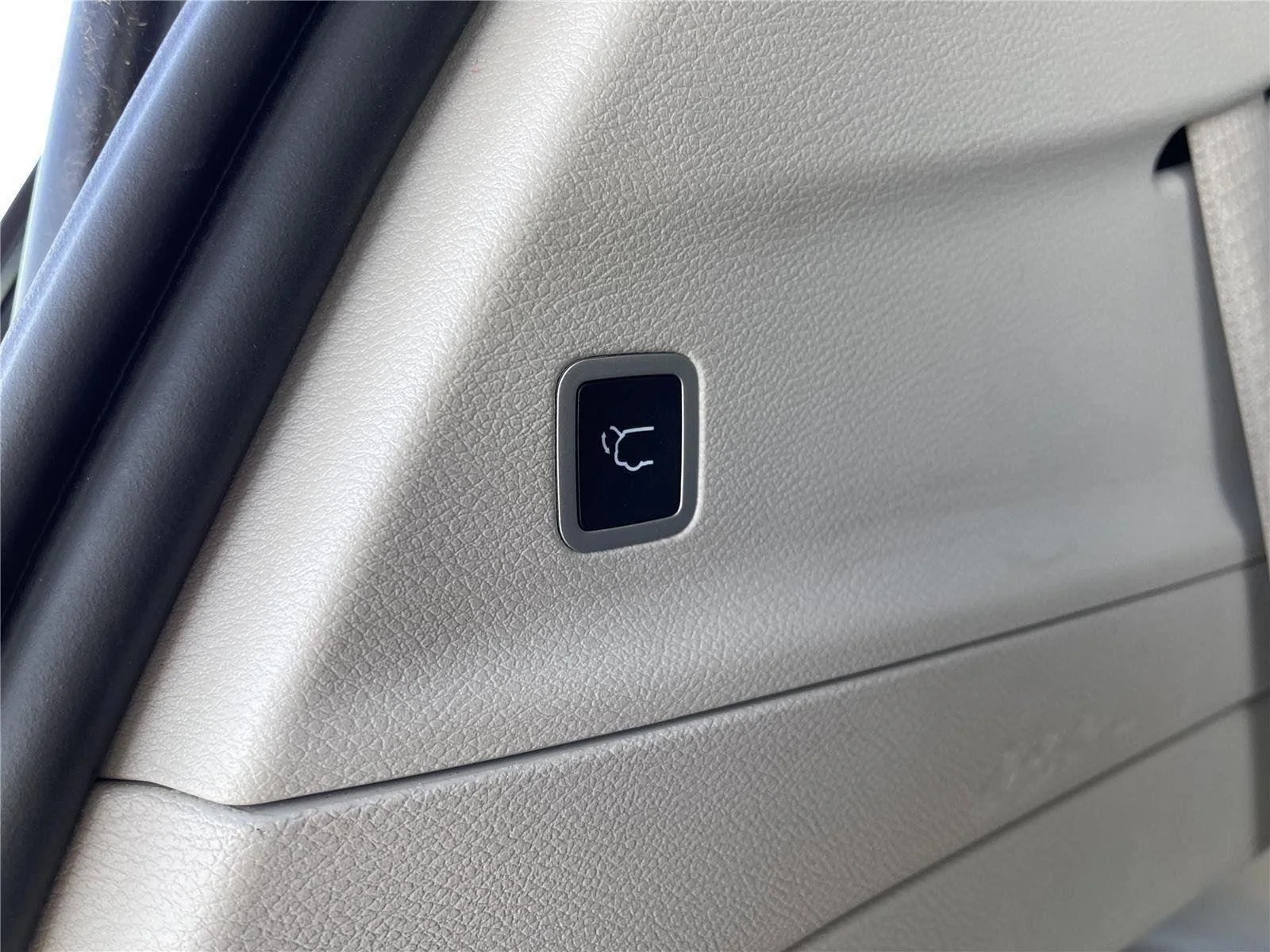 Used 2024 Bright White Cl Chrysler Touring L image 42