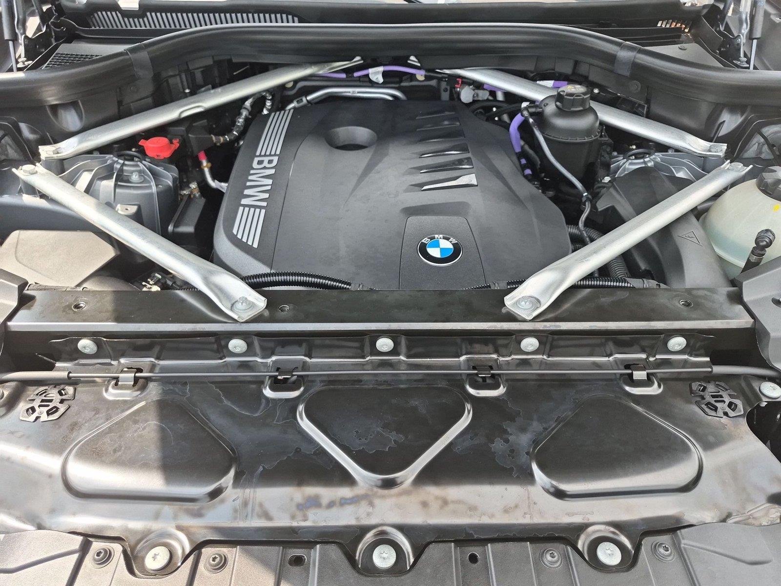 Used 2025 Skyscraper Grey Metallic BMW xDrive40i image 40