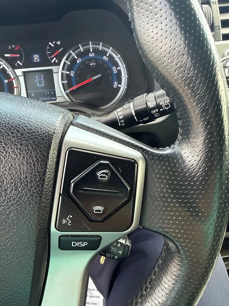 Used 2016 Silver Toyota SR5 image 14