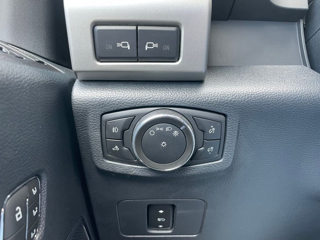 Used 2022 Red Ford Lariat image 45