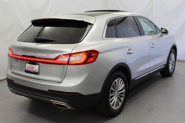 Used 2018 Ingot Silver Lincoln Select image 6