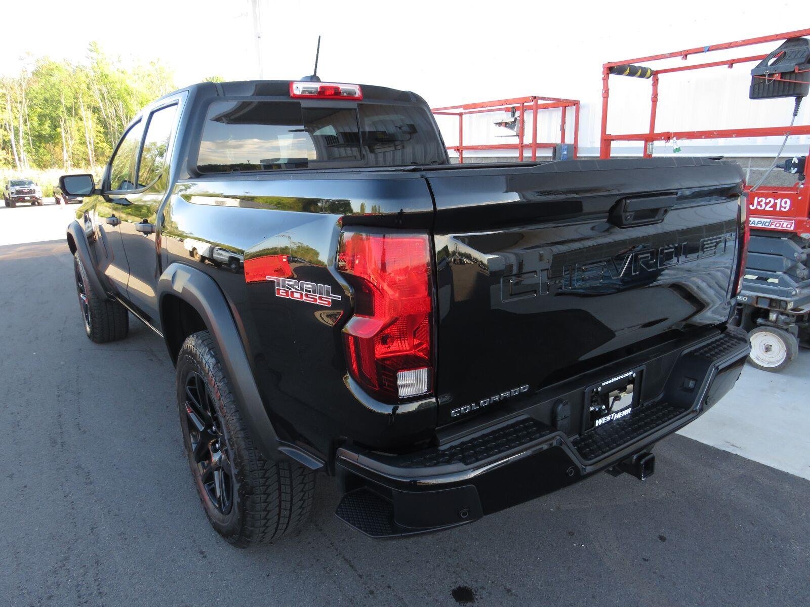 Used 2025 Black Chevrolet 4WD Trail Boss image 14