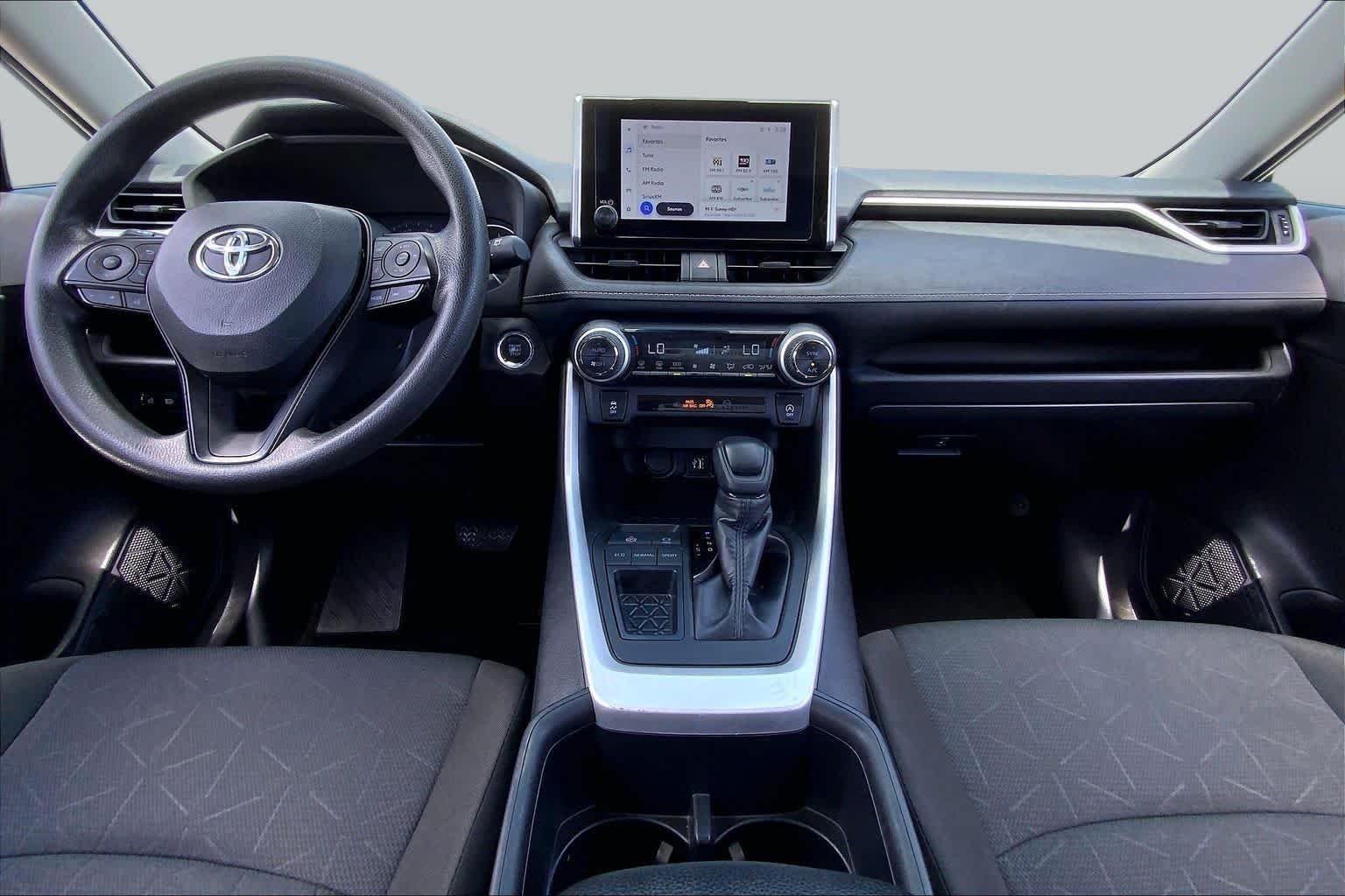 Used 2025 Ice Cap Toyota XLE image 15