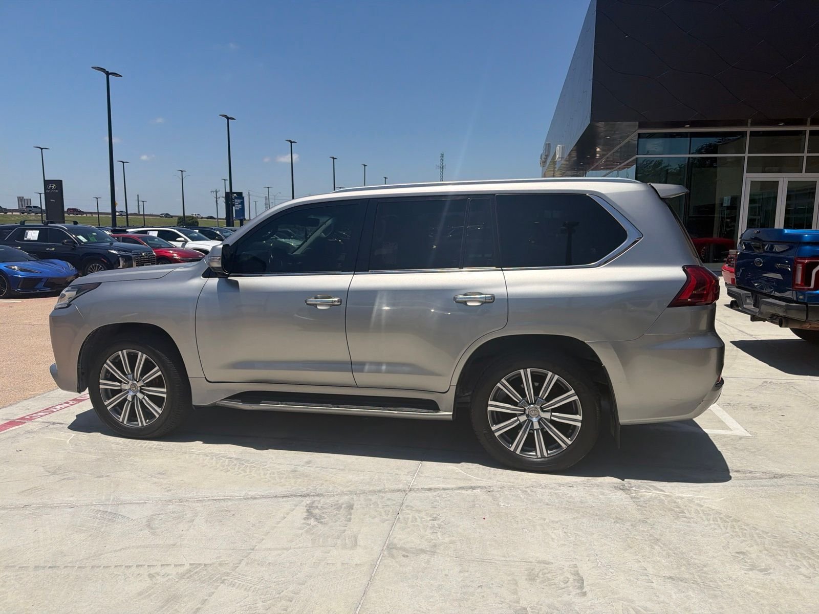 Used 2016 Atomic Silver Lexus 570 image 8