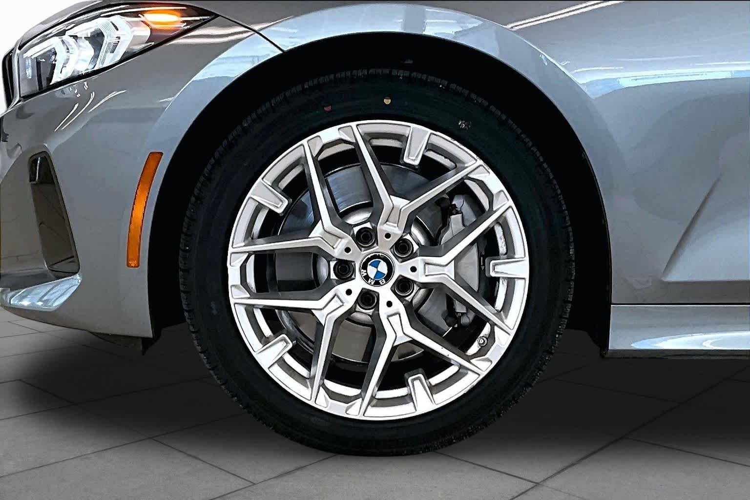 Used 2025 Skyscraper Grey Metallic BMW 330i image 9